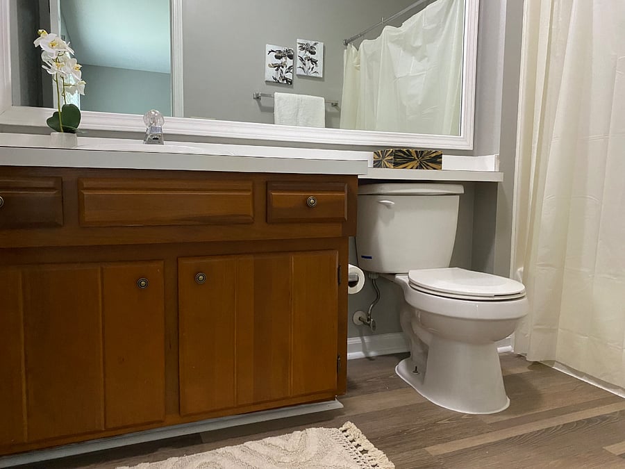 bathroom in bedroom 2