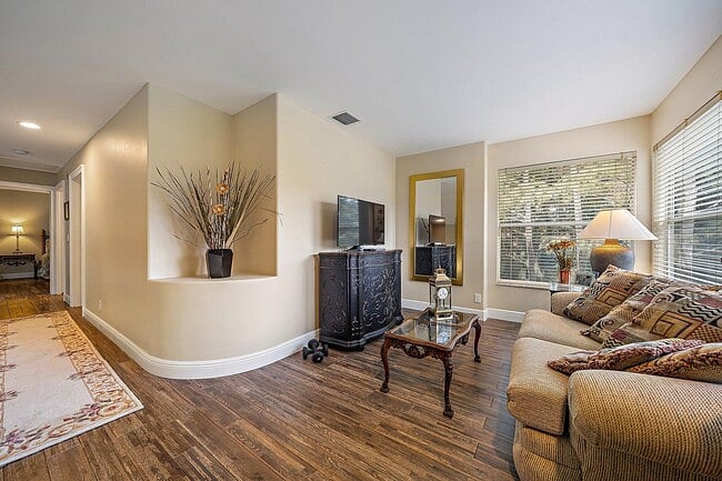 Furnished Finder property 848124_1 photo 4
