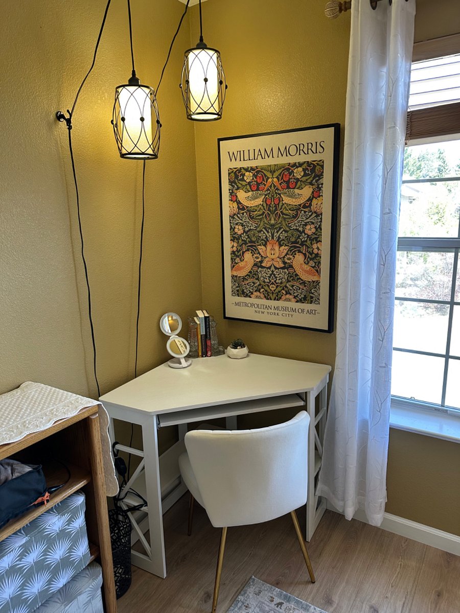 Guest room desk