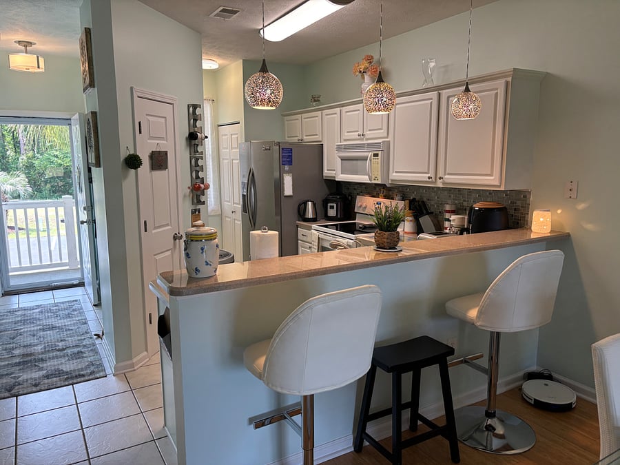 Kitchen and breakfast nook