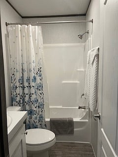 Hallway full bathroom