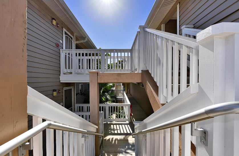 Top, corner unit adds to privacy