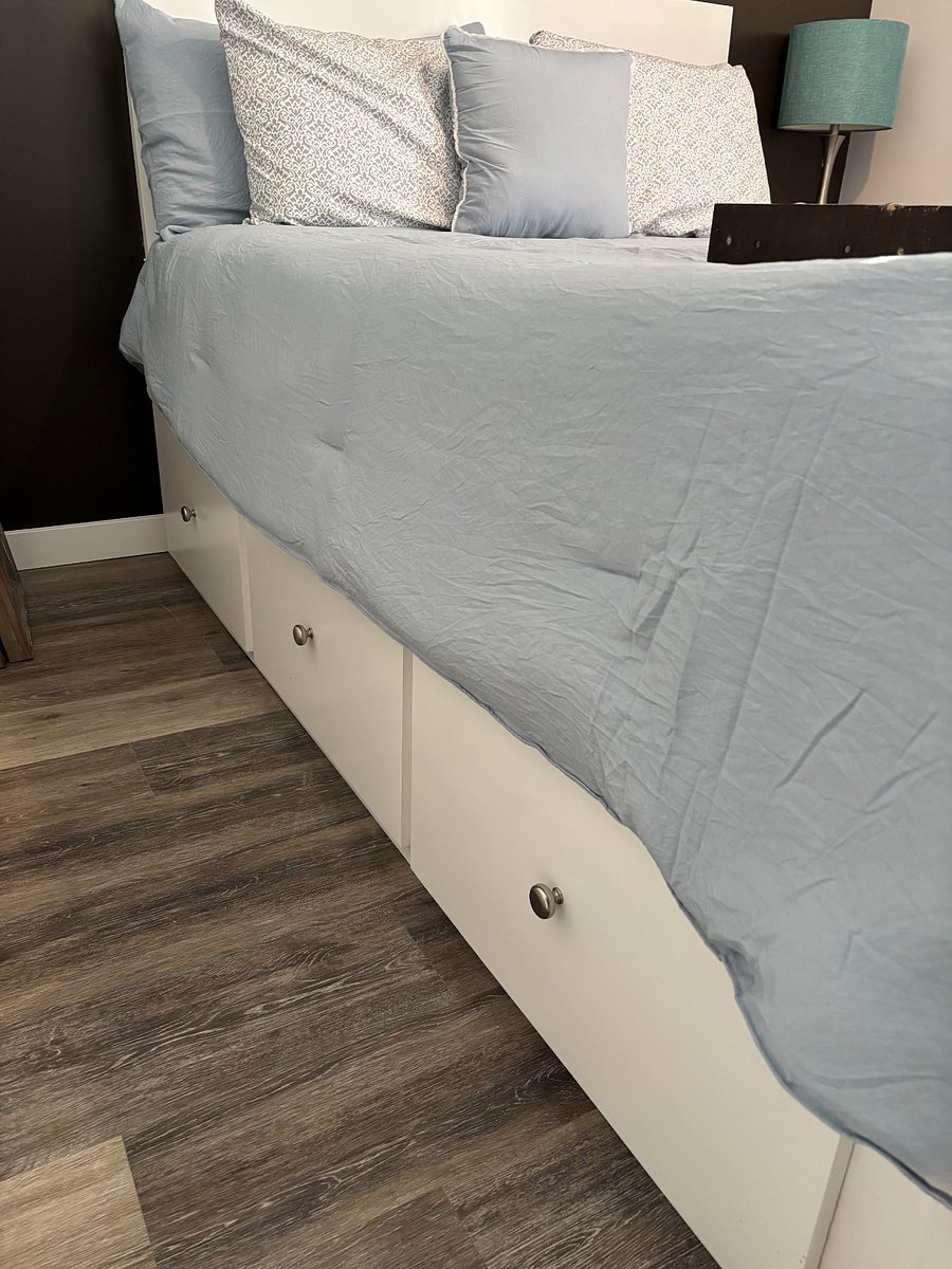 3 large drawers on each side