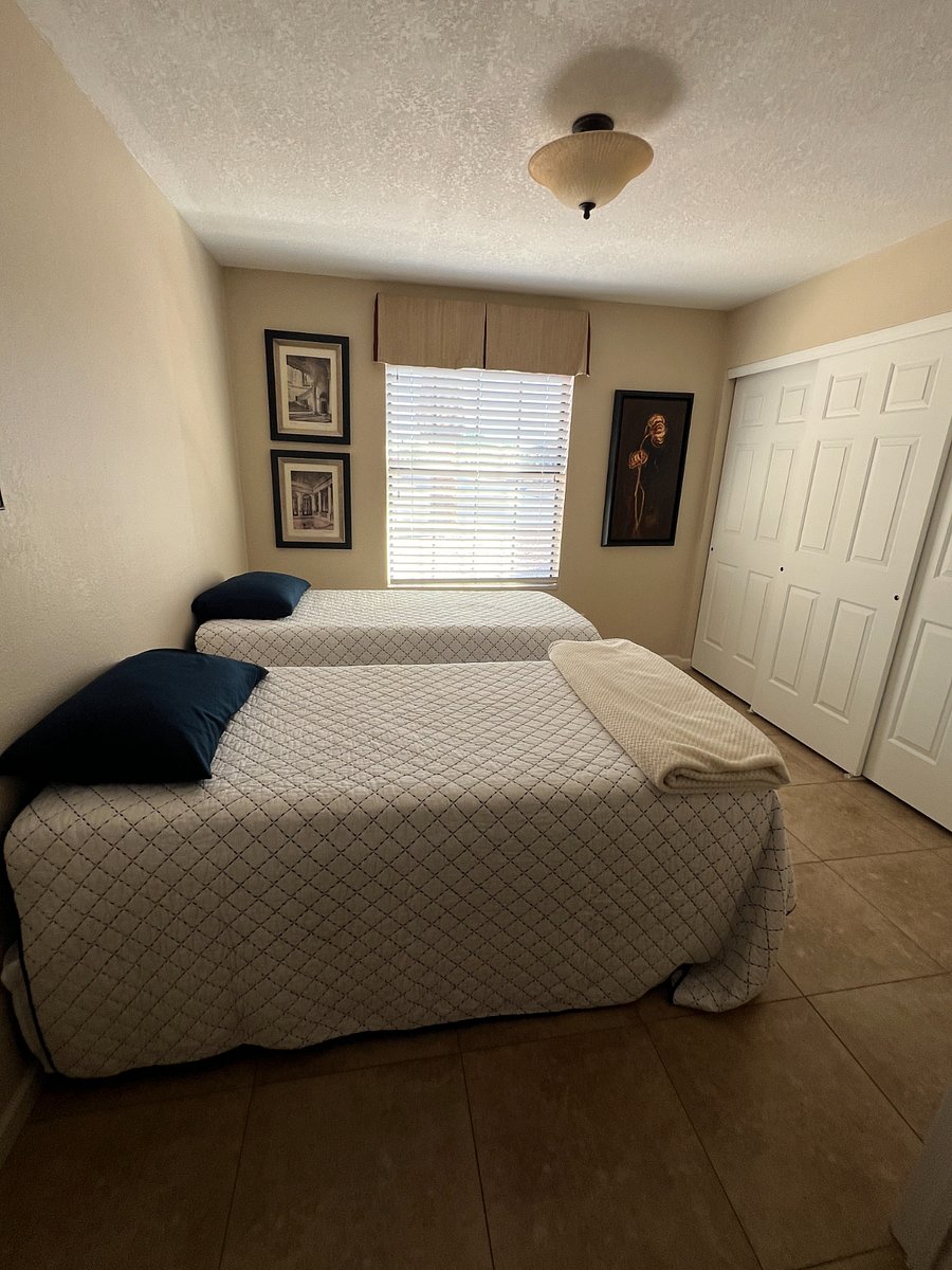Bed room #1 - 2 Twin Beds