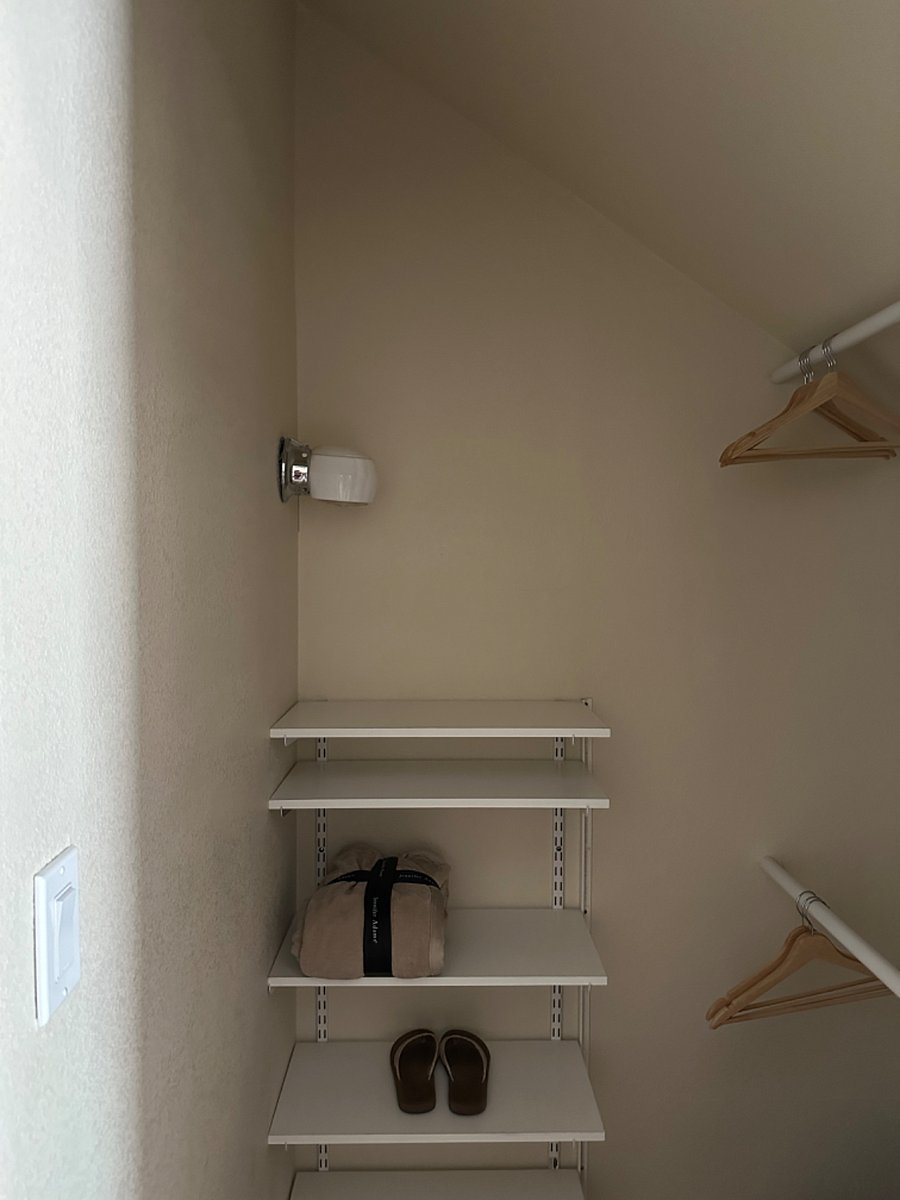 Master Bedroom Suite walk in closet.