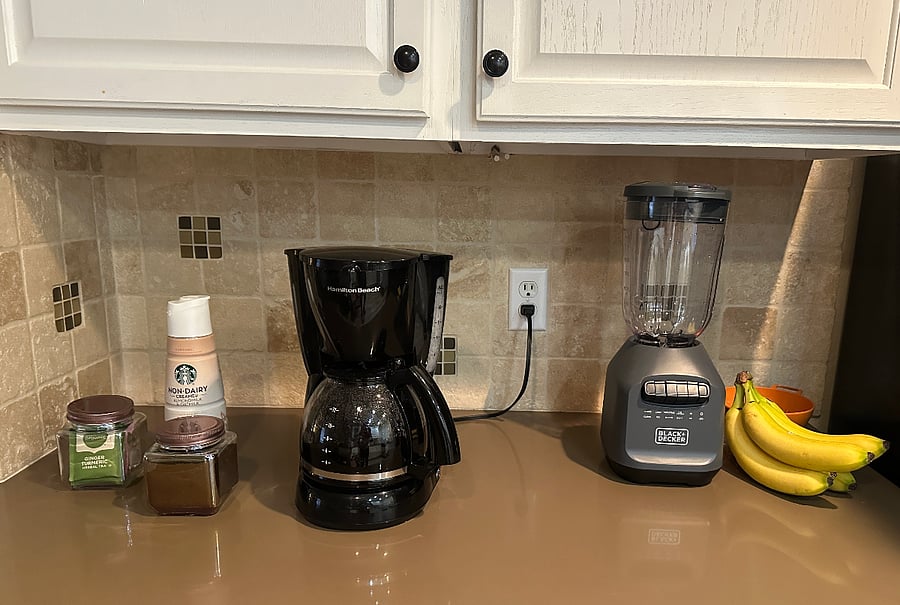 Kitchen -Coffee and Smoothie Bar