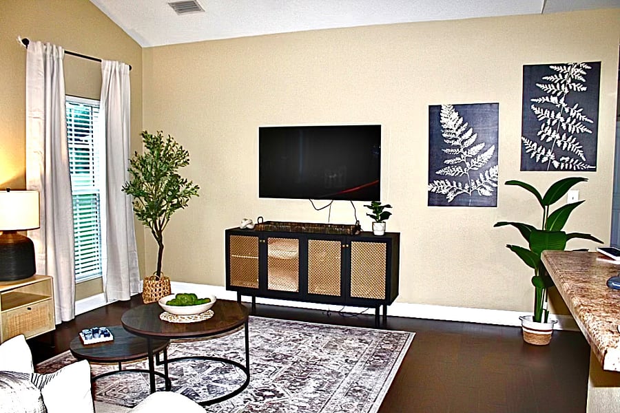 Living Room Seating for 6+ workspace area 3