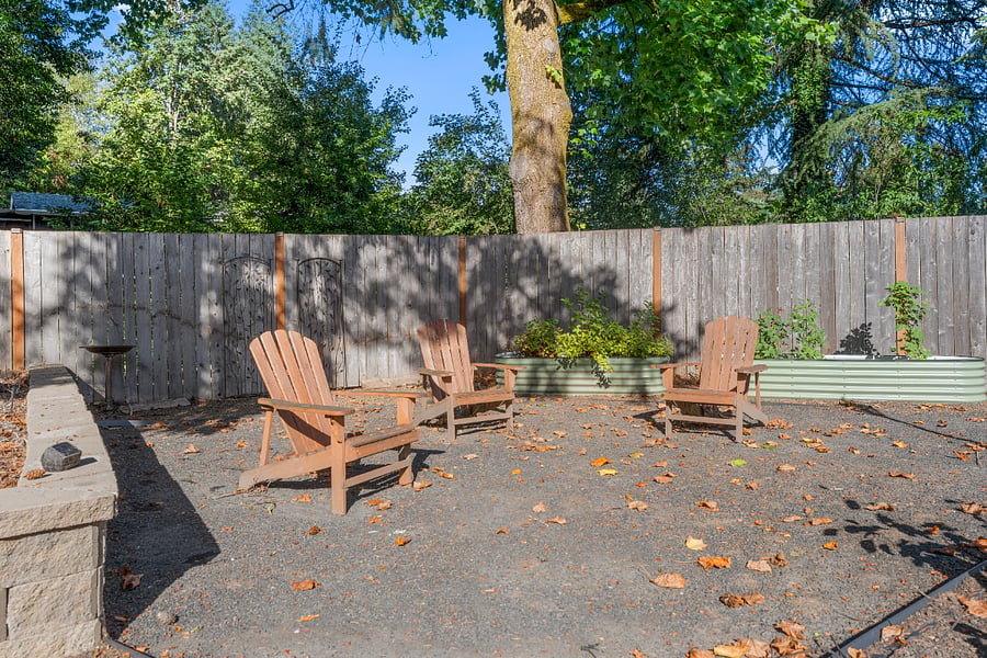 Enjoy private outdoor in spring/summer/fall!