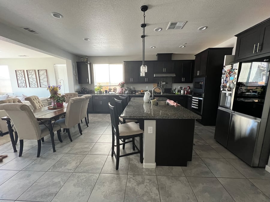 Kitchen dining area