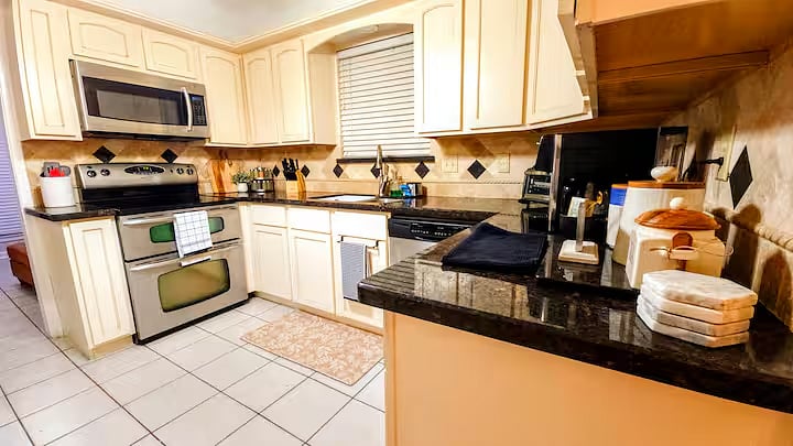 Furnished Finder property 848978_1 photo 6