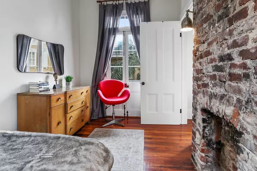 Upstairs bedroom 