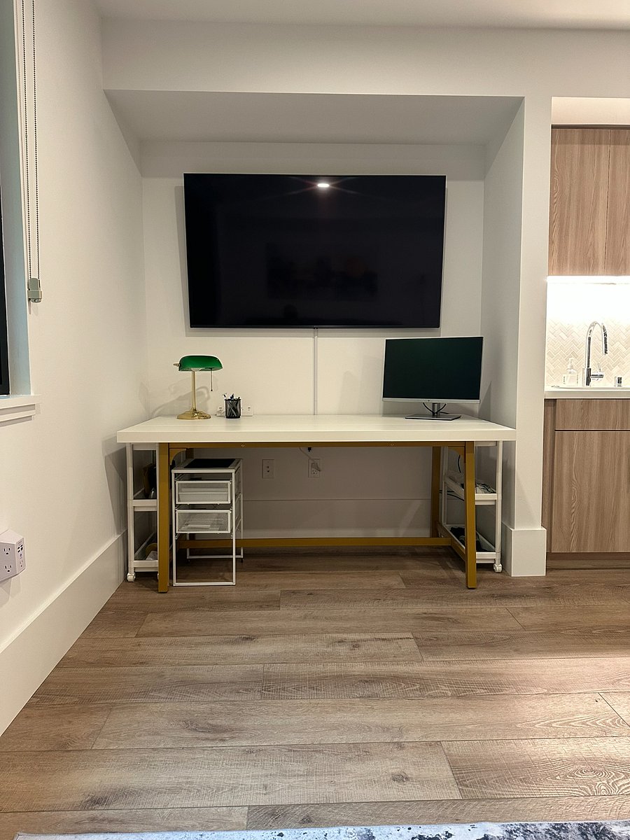 Entertainment Desk