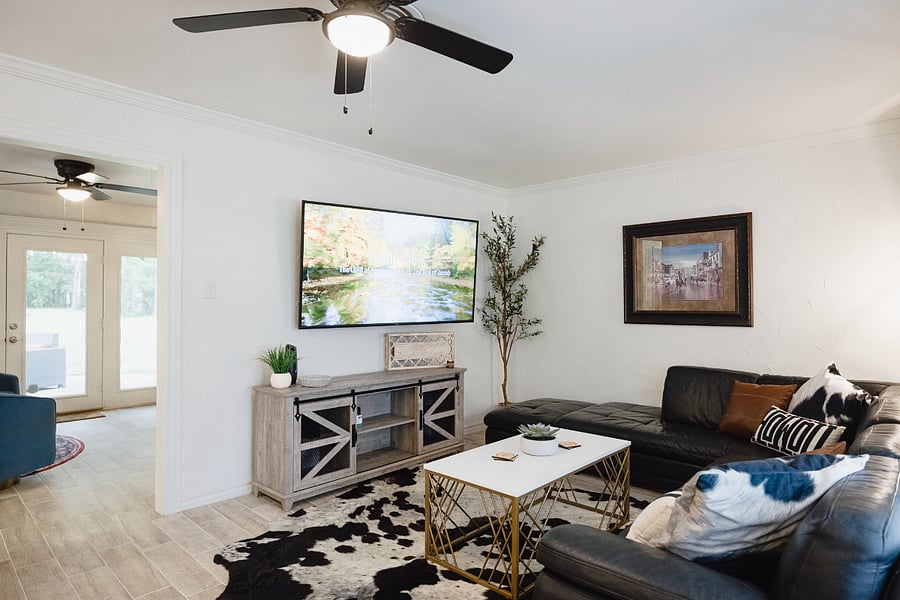 70" Smart TV