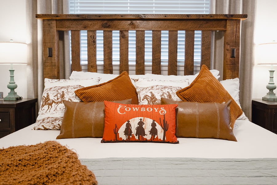 Prairie Room - King Bed with Nectar Hybrid Mattress