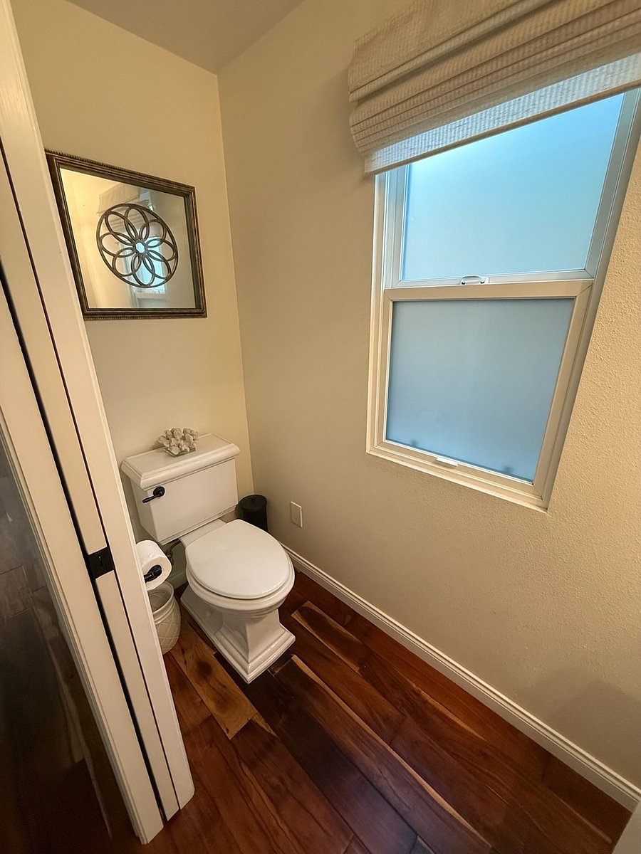 1/2 bath on level 1