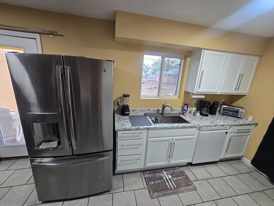 Kitchen, utensils, plates , pots pens, blender, coffemaker toaster.
Dishwasher