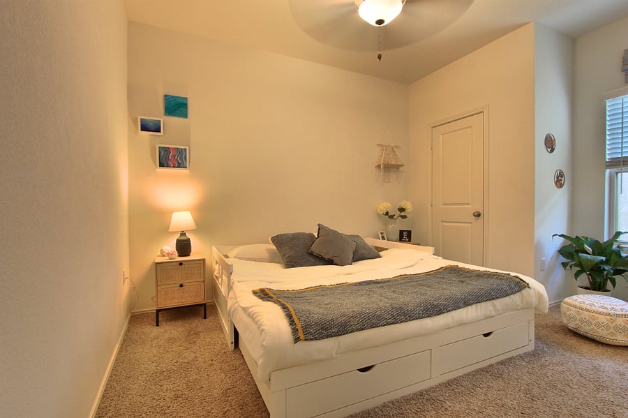 Bedroom 1 - King