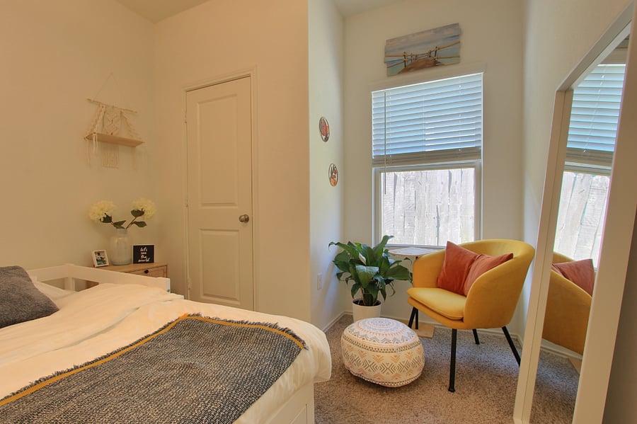 Bedroom 1 - King