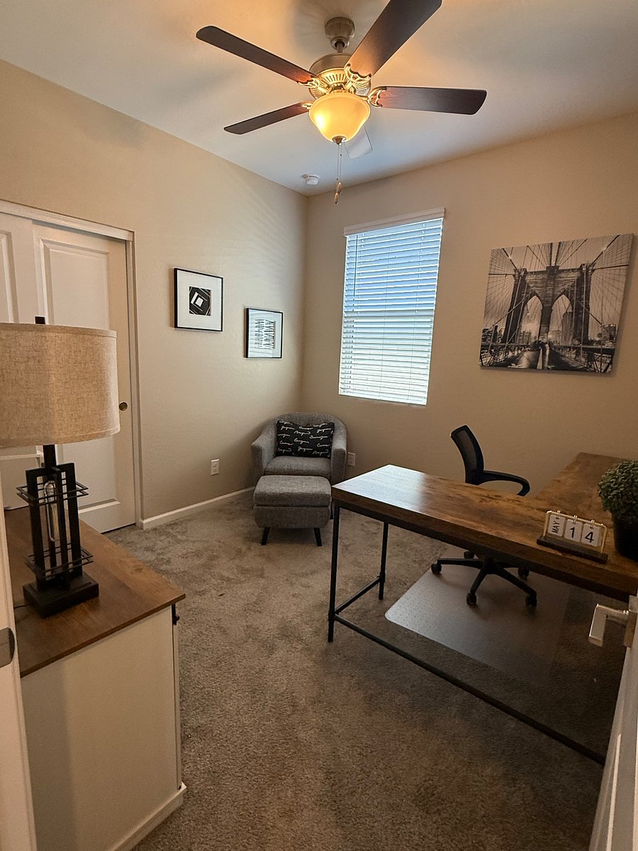 Office / 3rd bedroom