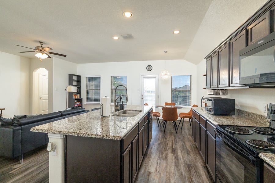 +Microwave
+Toaster oven
+Coffee maker
+Dishwasher
+Refrigerator
+Oven range