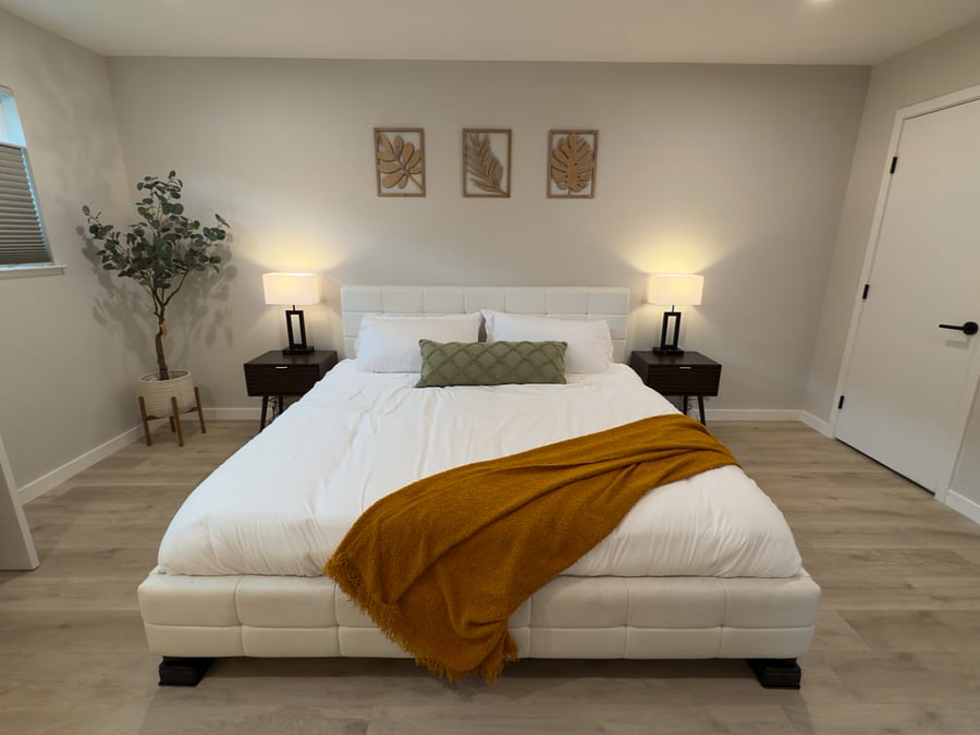 bedroom 1 - king bed