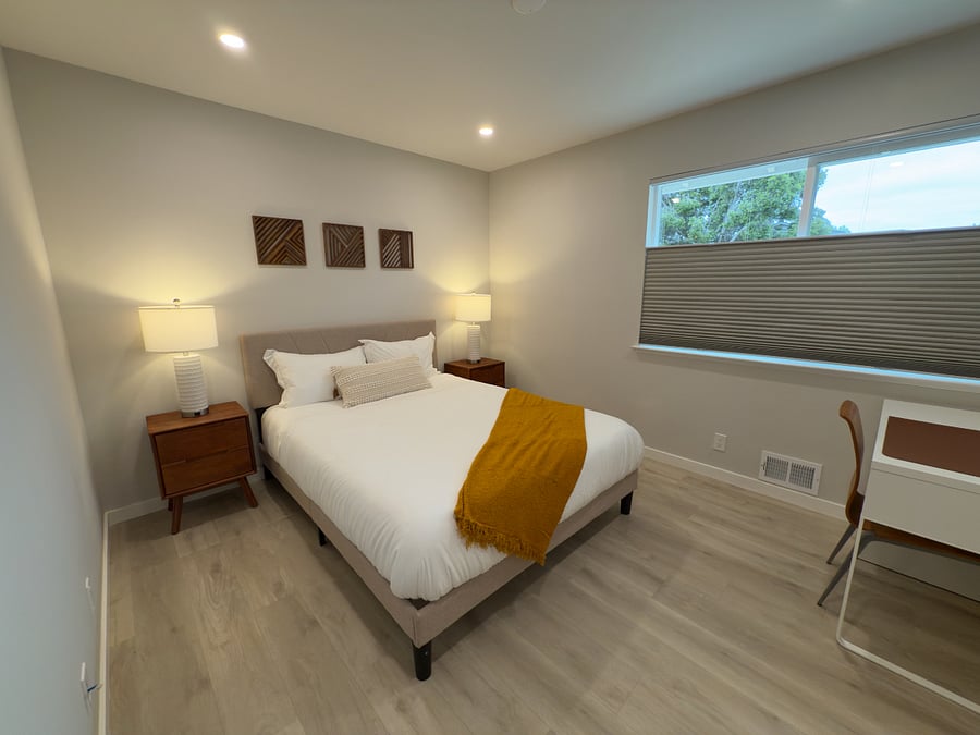 bedroom 3 - queen bed