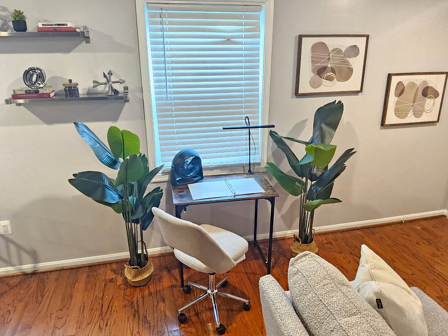 Dedicated work space. Perfect for charting or research.