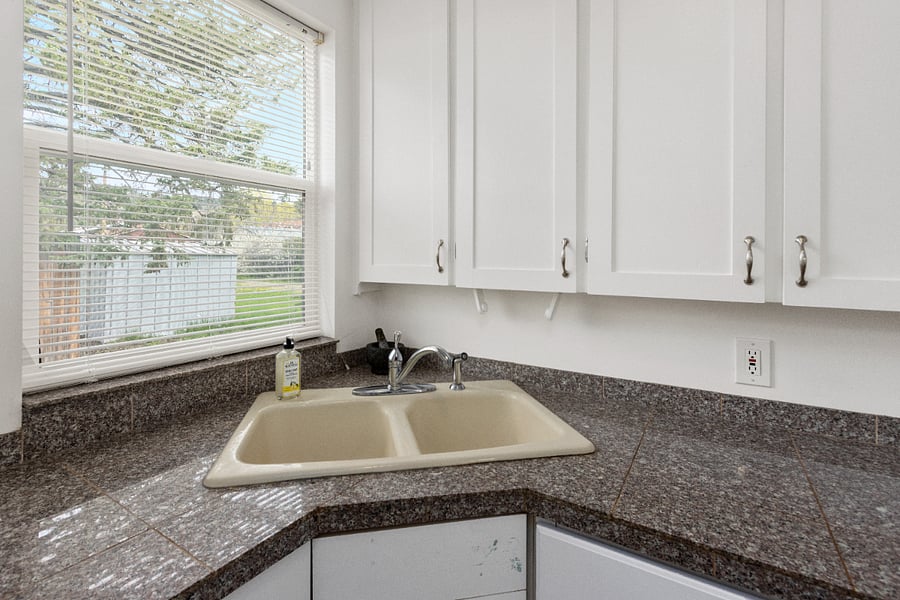 Furnished Finder property 850338_1 photo 13