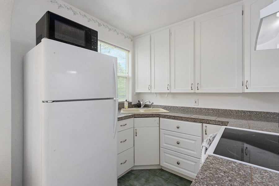 Furnished Finder property 850338_1 photo 17