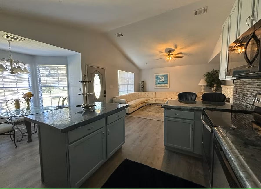 Furnished Finder property 850368_1 photo 4