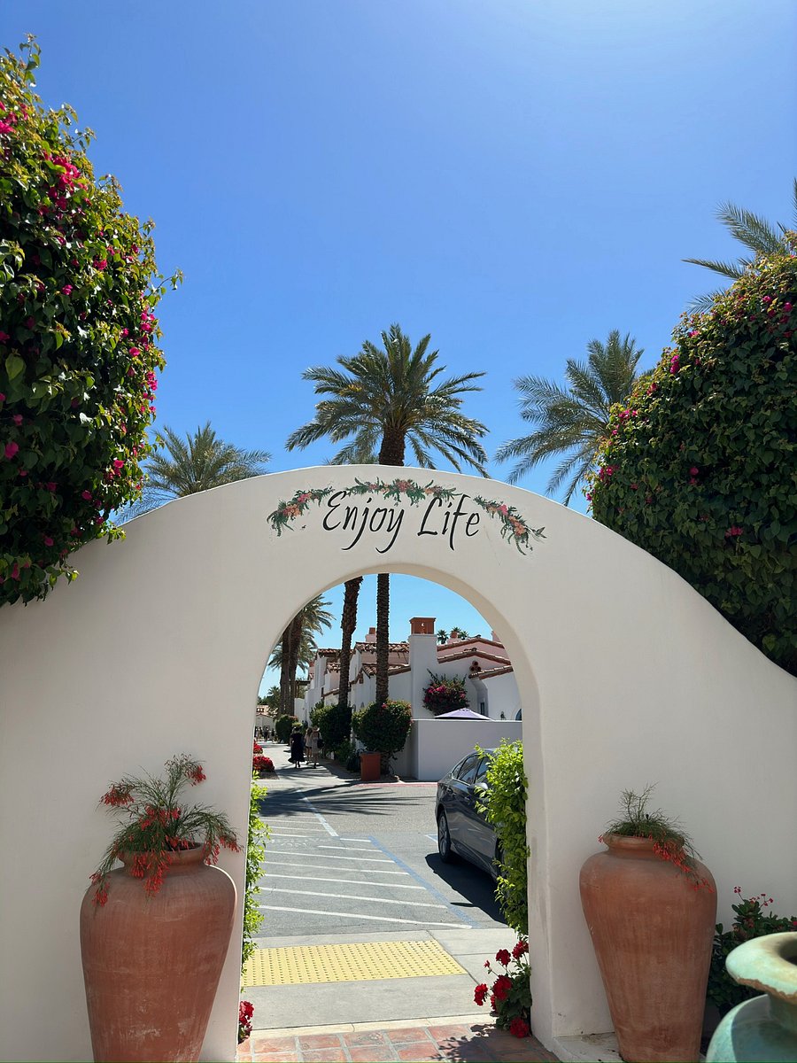 .5 miles to the La Quinta Resort and Spa