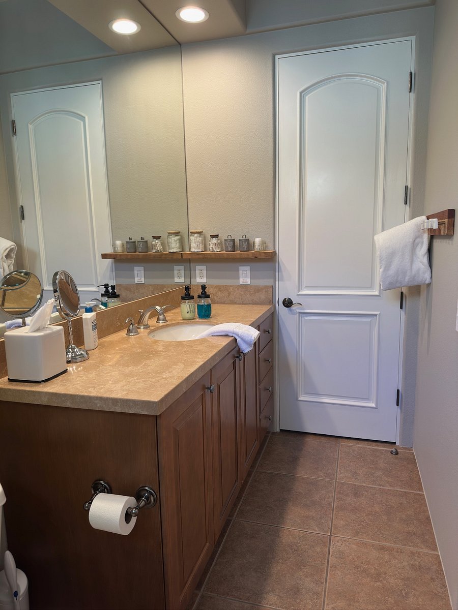 Bathroom #2 with hallway entrance