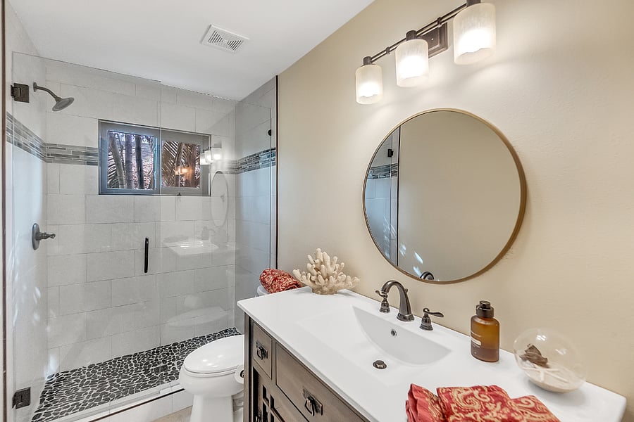 Foyer bath