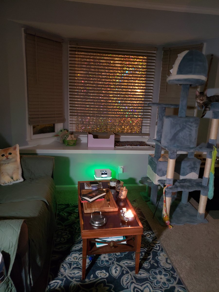 Livingroom with bay window