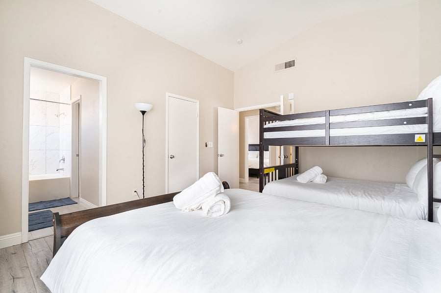 Furnished Finder property 850728_1 photo 14