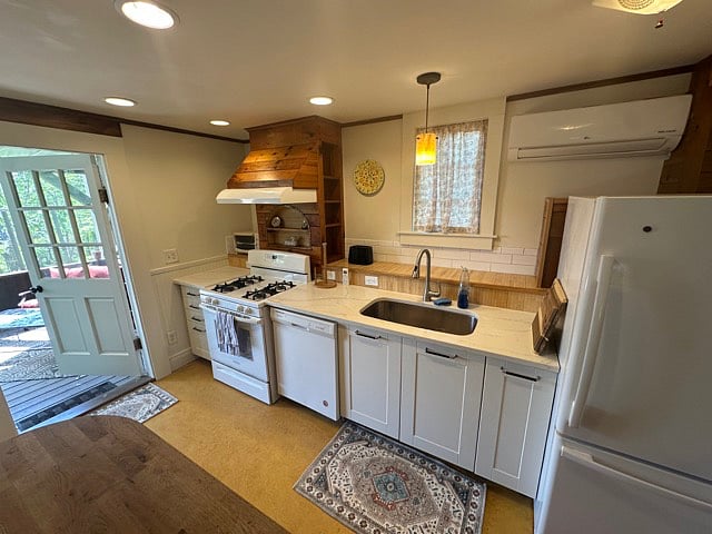 Furnished Finder property 850764_1 photo 12