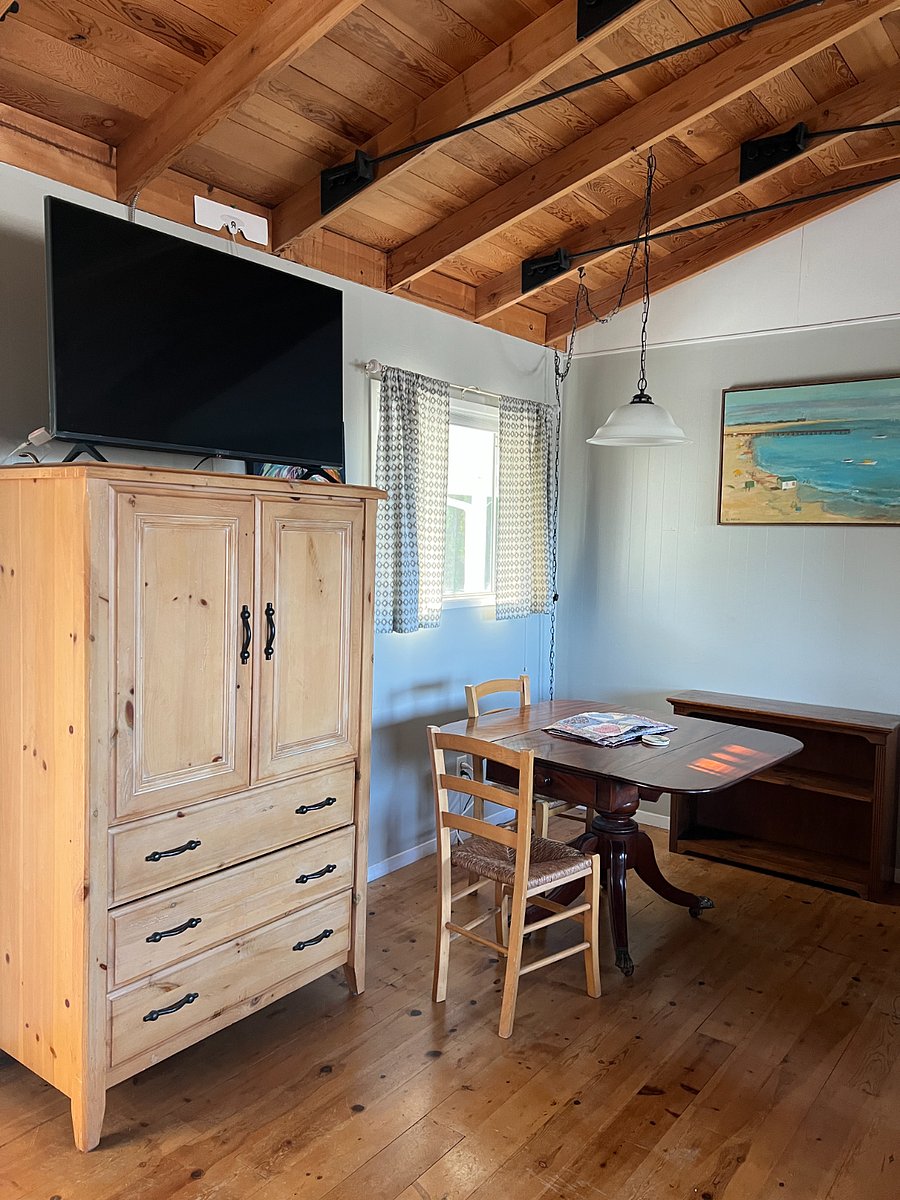 TV and dining area
