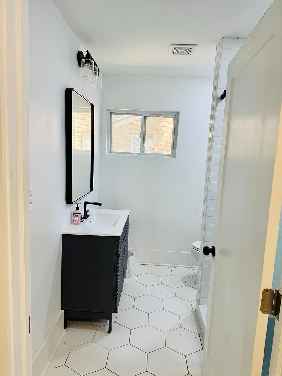 Full Bathroom with Shower (off of Hallway) 