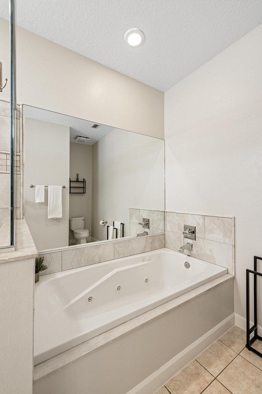 Furnished Finder property 850880_1 photo 21