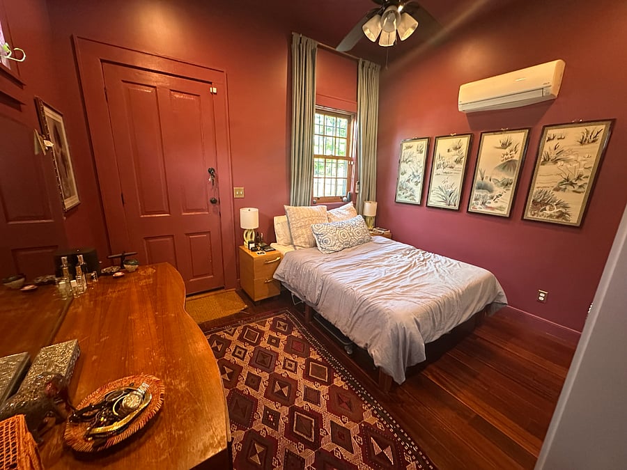 Main bedroom with Queen sized bed