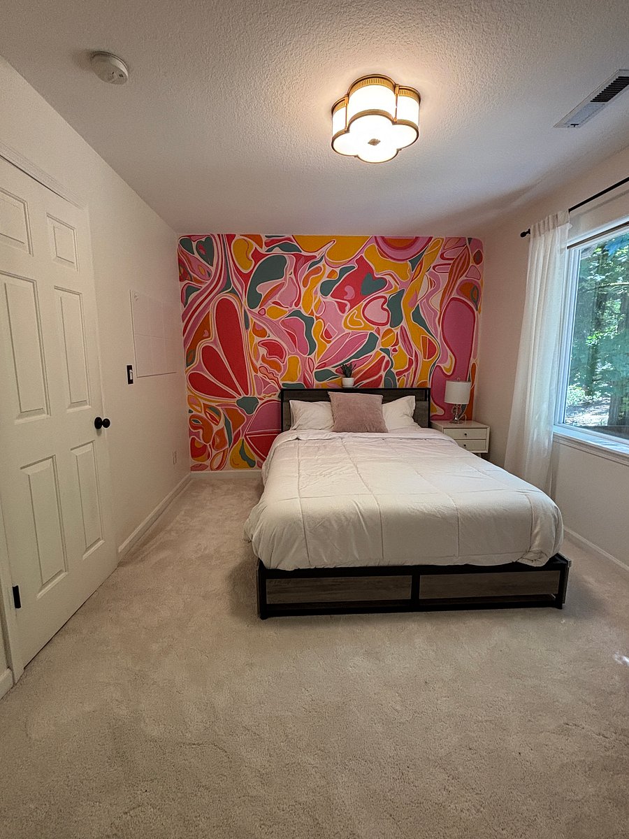 Queen size very cozy bed