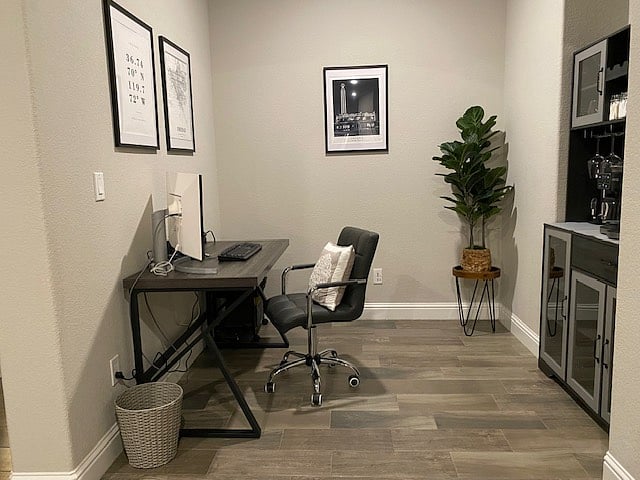 Office / Beverage Bar