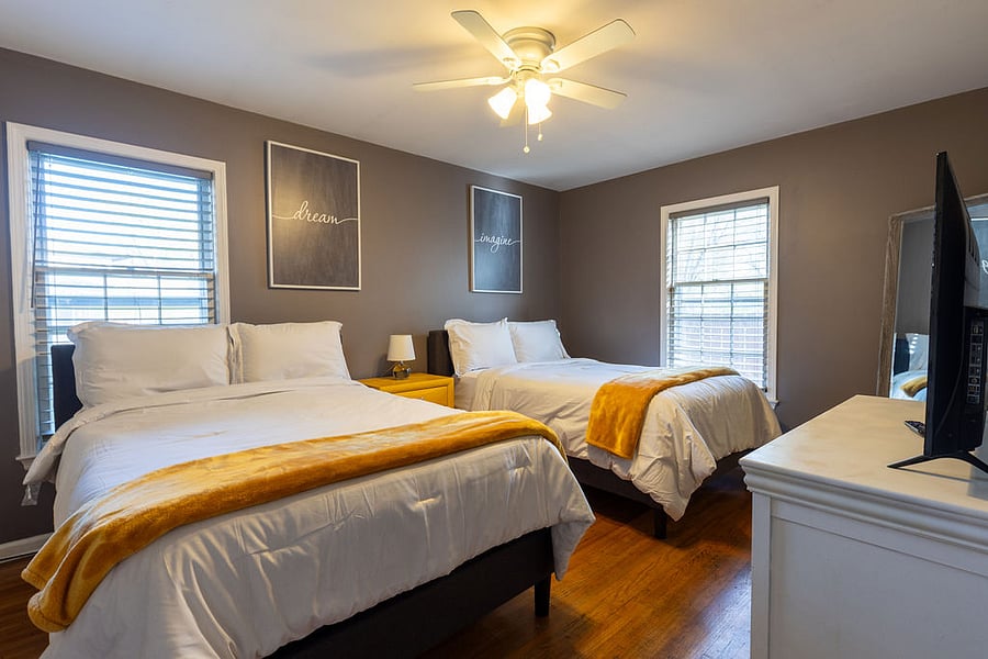 Bedroom 3
+2 full beds
+40 inch tv
+Dresser
+Closet
