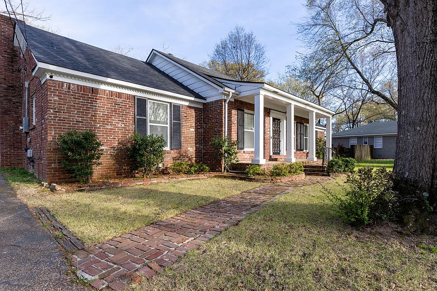 4 Bedrooms / 2 bathrooms / Gazebo / Pet-Friendly