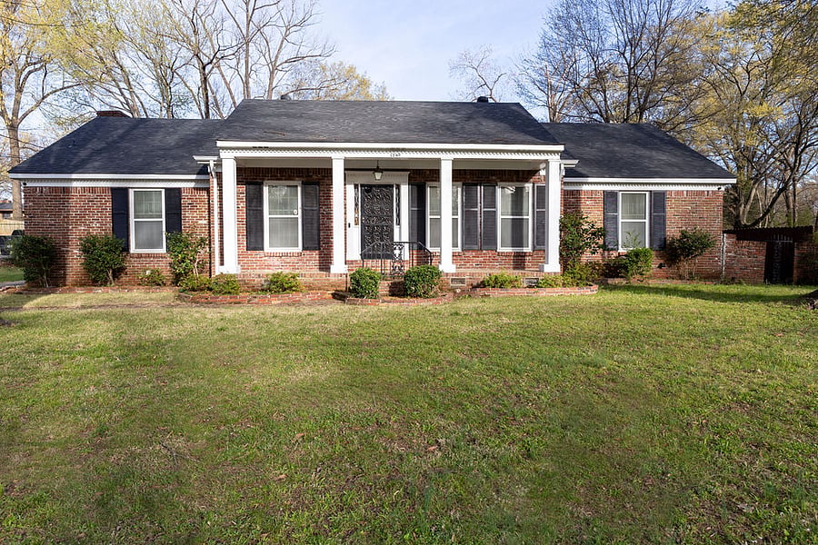 4 Bedrooms / 2 bathrooms / Gazebo / Pet-Friendly