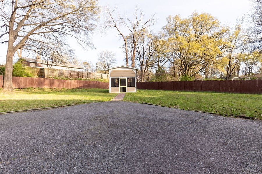 4 Bedrooms / 2 bathrooms / Gazebo / Pet-Friendly