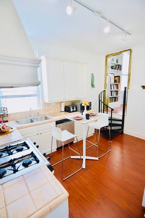 Furnished Finder property 851938_2 photo 12