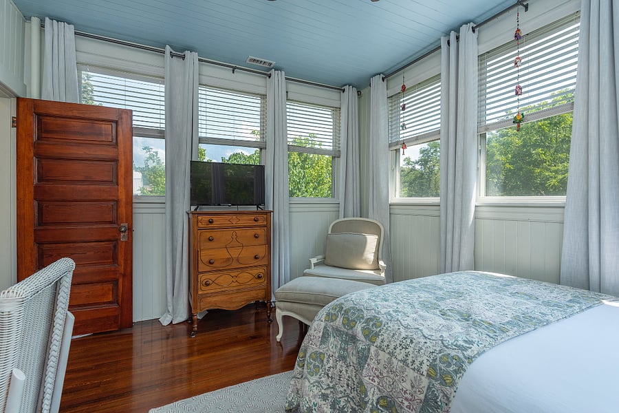 #2 Queen Bedroom 
