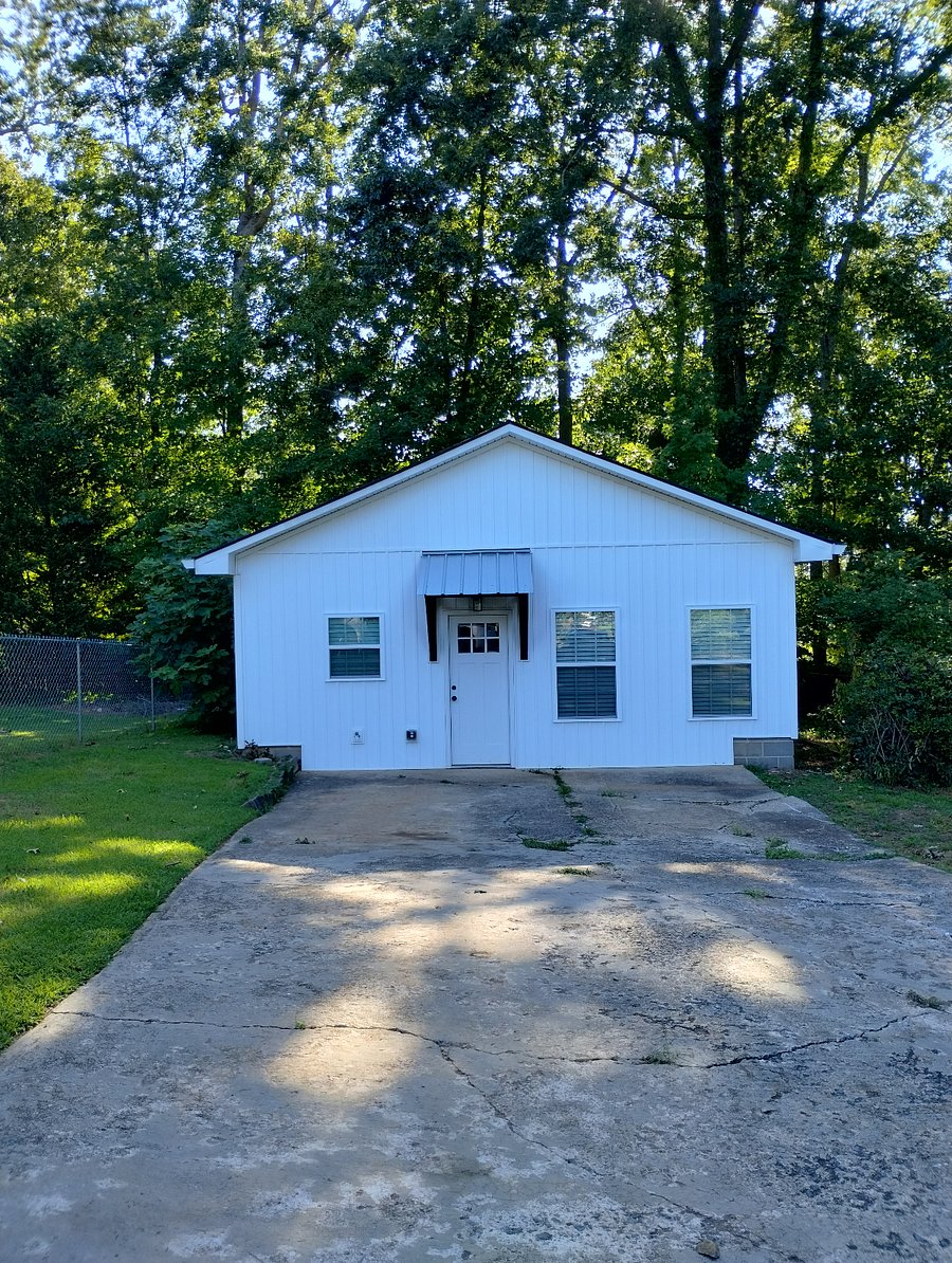 What a cute little house.
