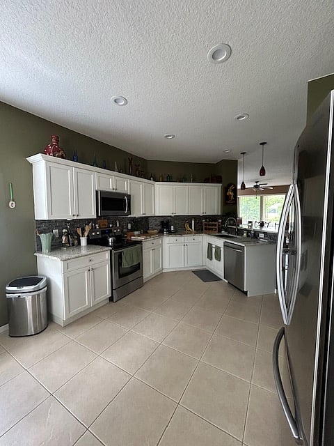 Furnished Finder property 852188_1 photo 16